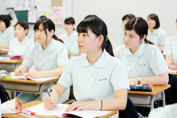 九州医療専門学校　授業風景